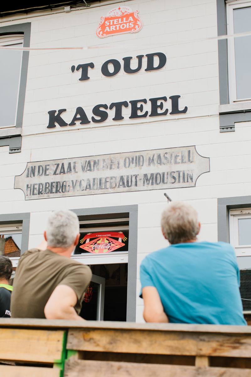 Klanten op het terras - copyright Kevin Faignaert