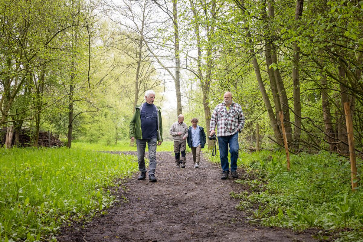 De mensen van Natuurpunt aan de slag in Halle.