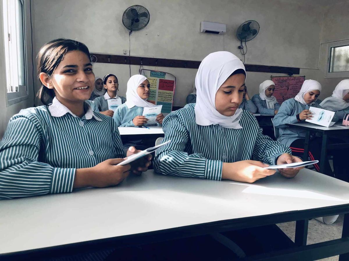 Meisjes op school in het buitenland