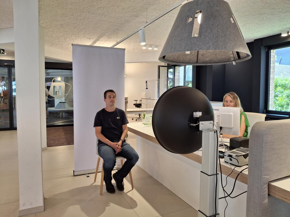 pasfoto nemen aan het loket