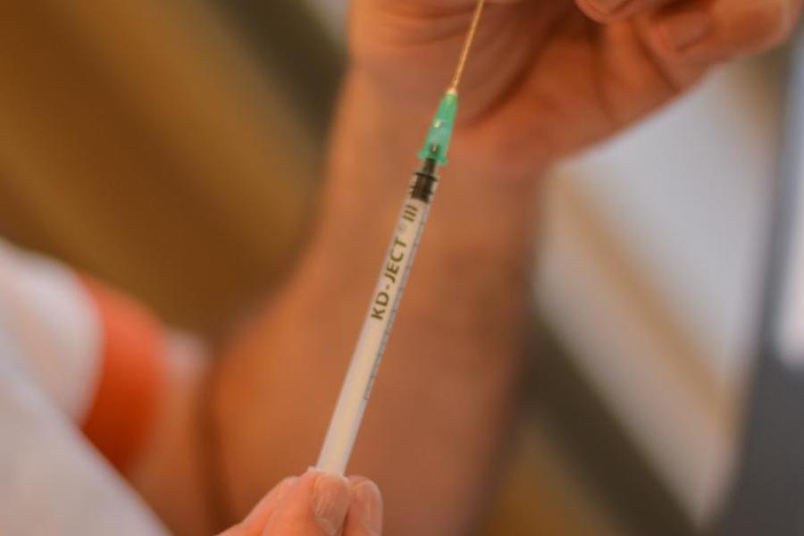 Sportcomplex De Bres in Halle en DOC in Alsemberg worden vaccinatiecentra voor inwoners uit de Zennevallei.