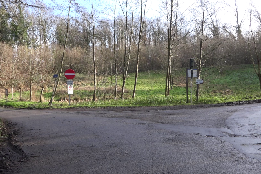 Foto Haakstraat met verbodsbord
