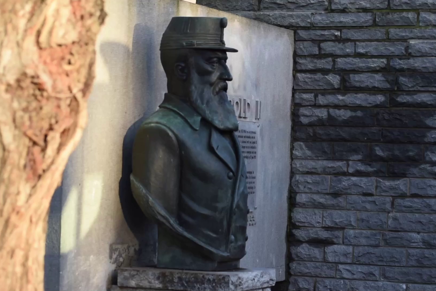 Borstbeeld Leopold II stadspark Halle