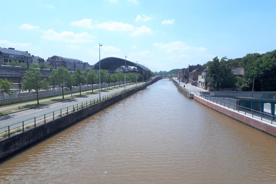 foto kanaal - waterpeil kanaal gevoelig gezakt