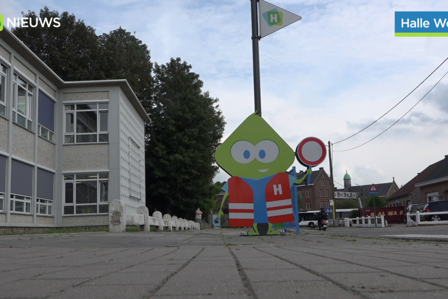 Bord Basiel aan de school