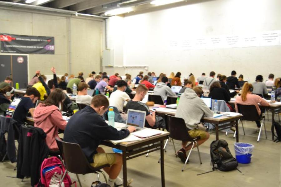 studerende jongeren in de blokspot