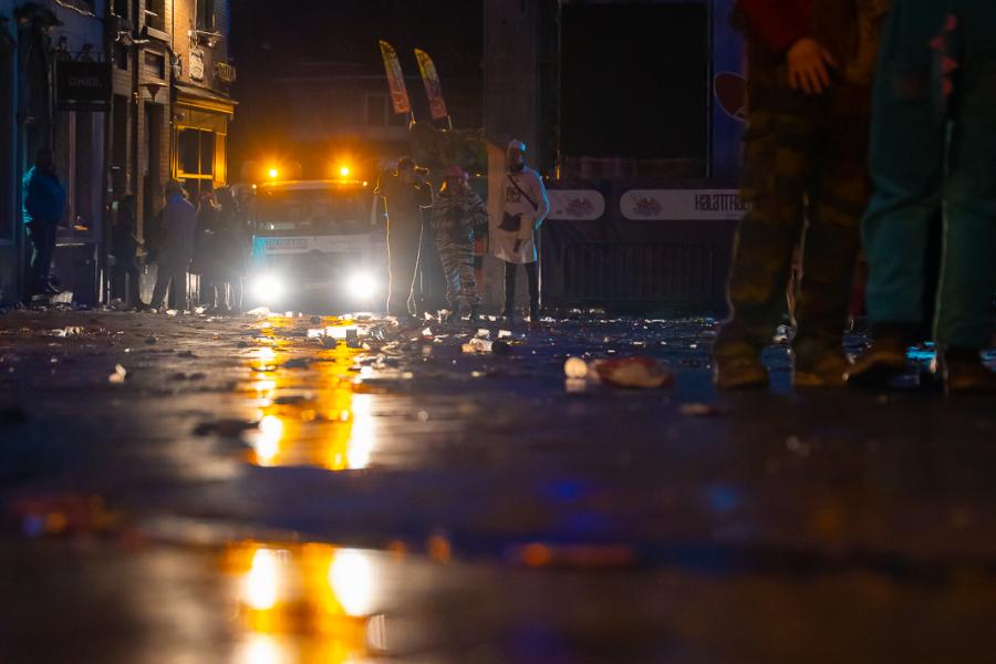Opkuis carnaval (c) Gunther Elsoucht