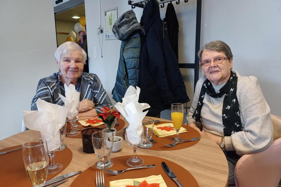 etentje met bewoners ten Hove