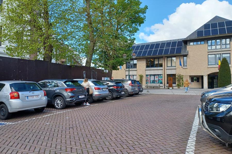 Aanplakborden op Oudstrijdersplein