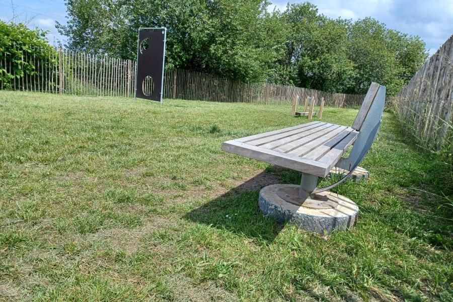 De hondenlosloopweide aan Start 65.