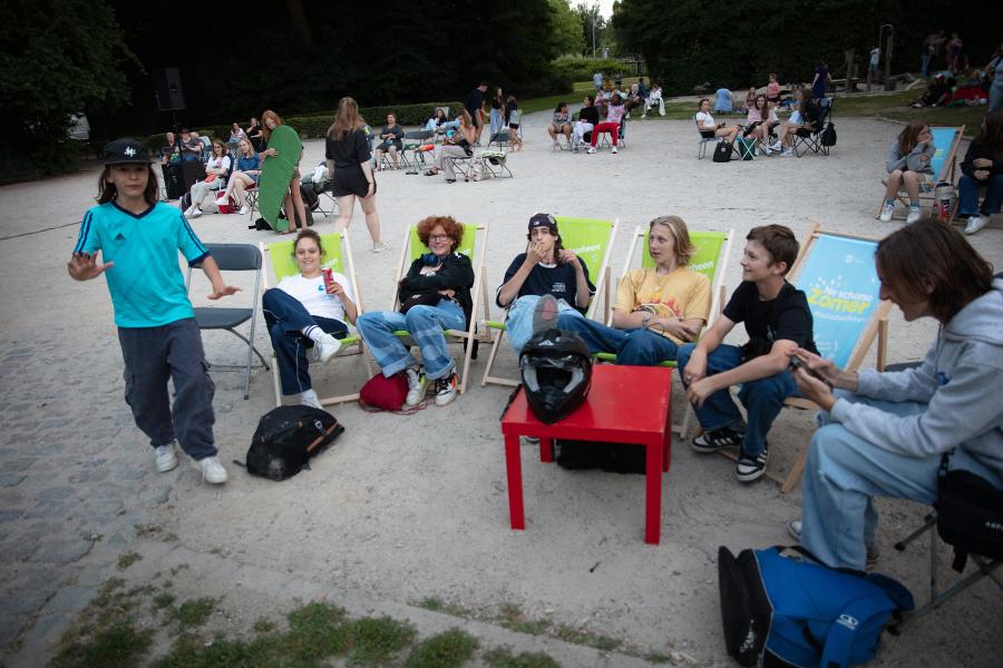 Mensen op de openluchtfilm (c)Layla Aerts