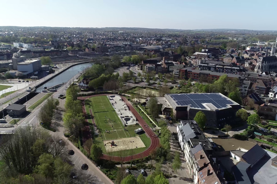 Dronebeeld huidige sporthal