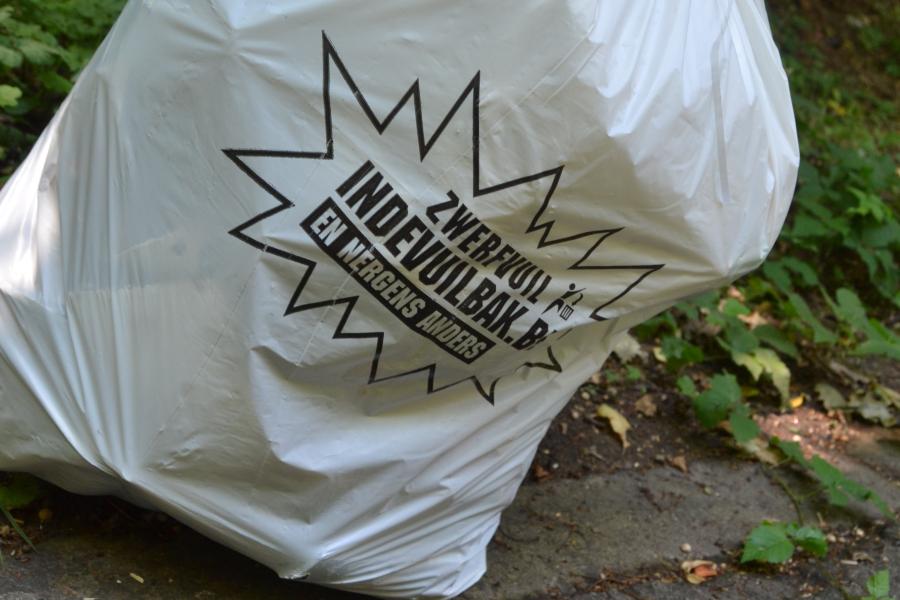 zwerfvuil verzamelen