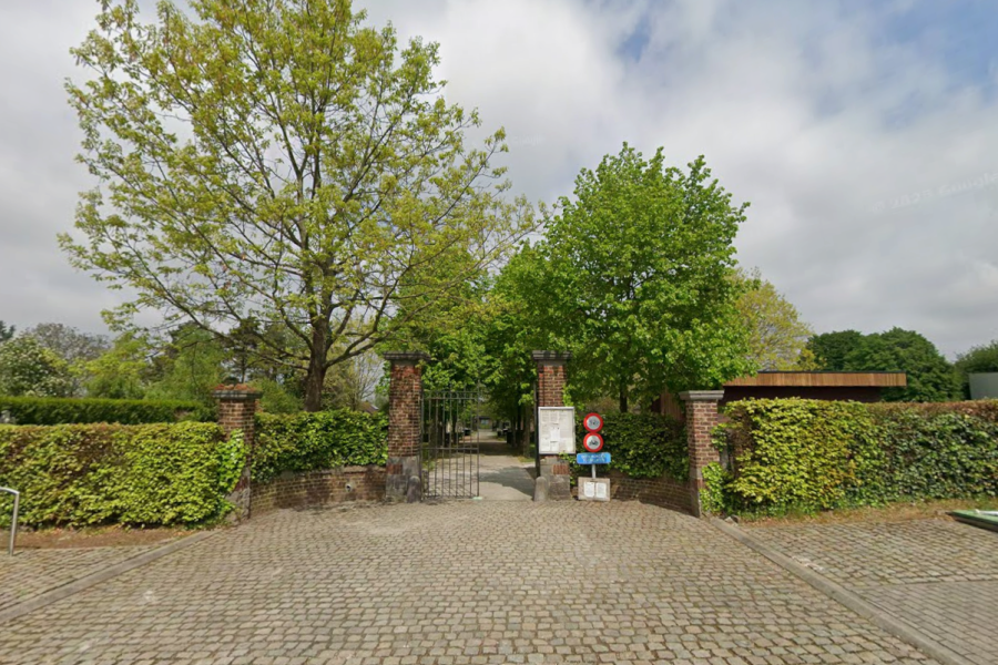 Ingang begraafplaats Essenbeek