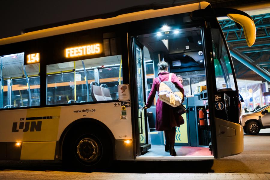 Feestbussen (c) Kevin Faingnaert