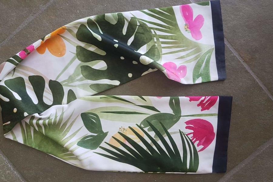 Kleurrijke composities op textiel © Wanda Sawicka