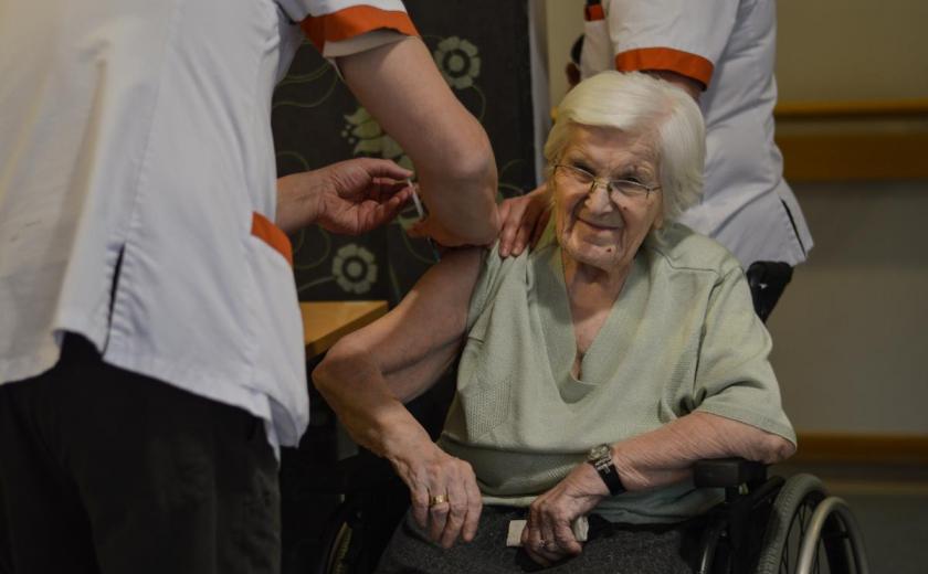 Eerste Hallenaren krijgen corona-vaccin