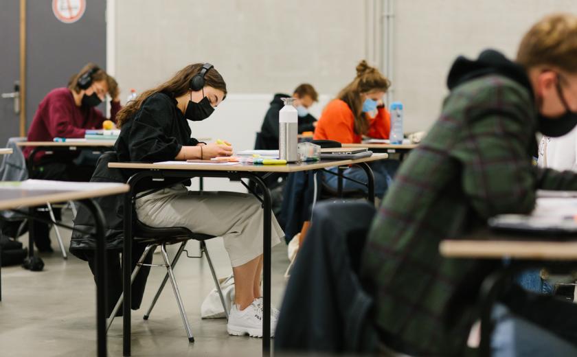 studenten zijn aan het studeren