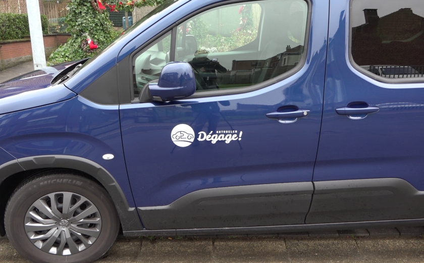 auto met logo Degage