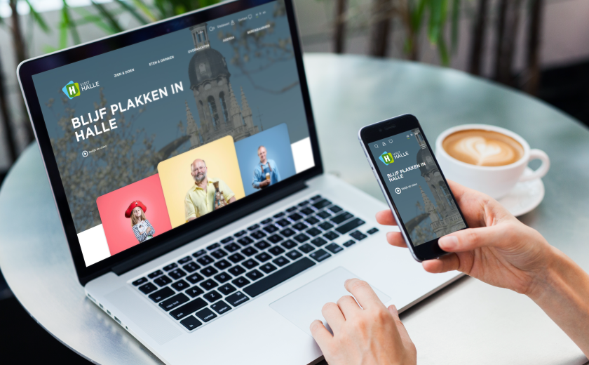 nieuwe website op computer en smartphone