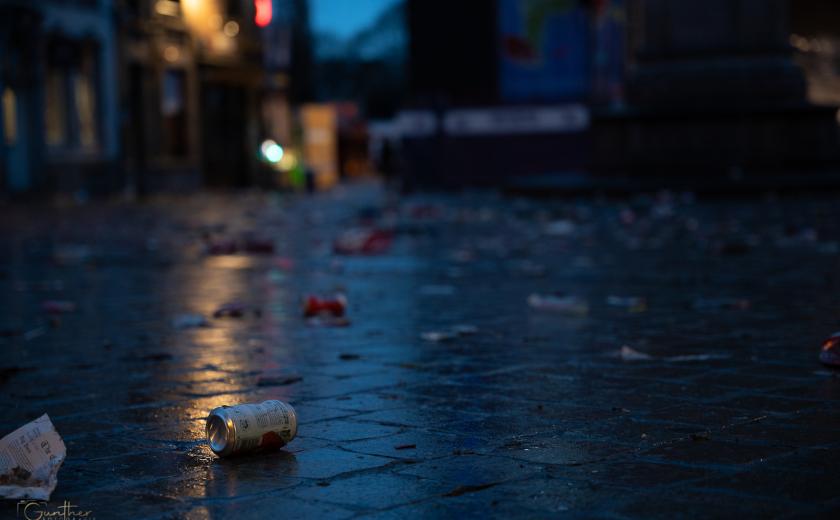 Opkuis carnaval (c) Gunther Elsoucht