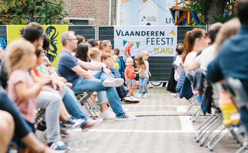 mensen genieten van een optreden (c) Kevin Faingnaert