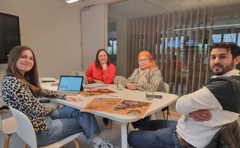 Organisatoren feest zitten samen