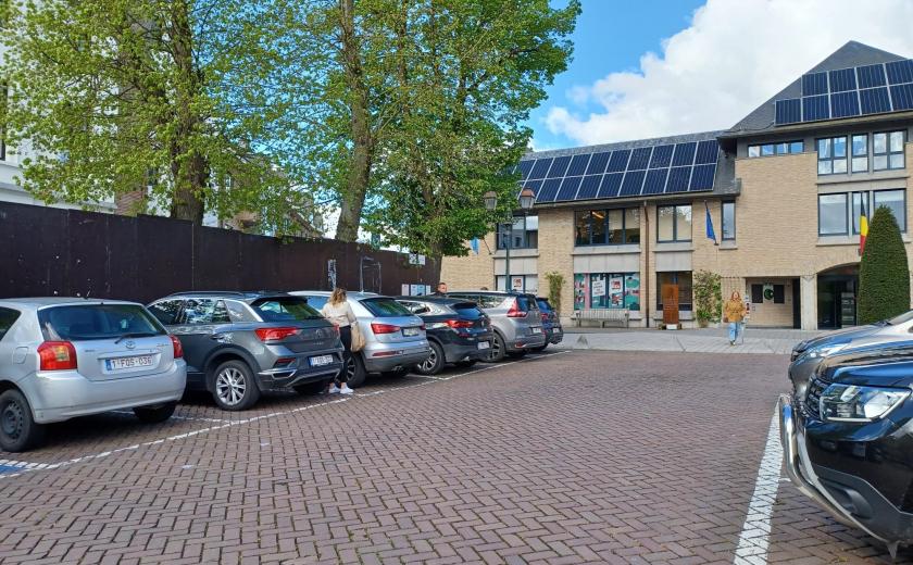 Aanplakborden op Oudstrijdersplein