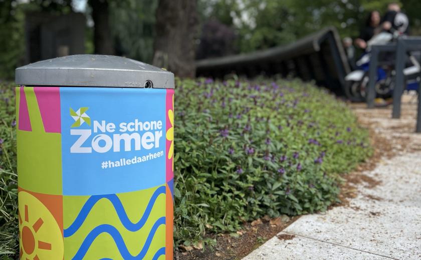 Vuilbak met ne schone zomer banner