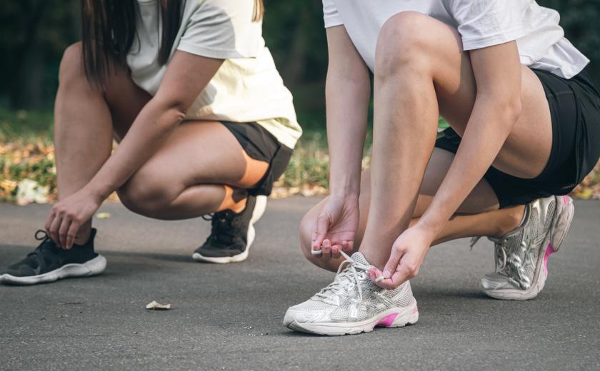 Lopers knopen hun snoeren (c)Freepik