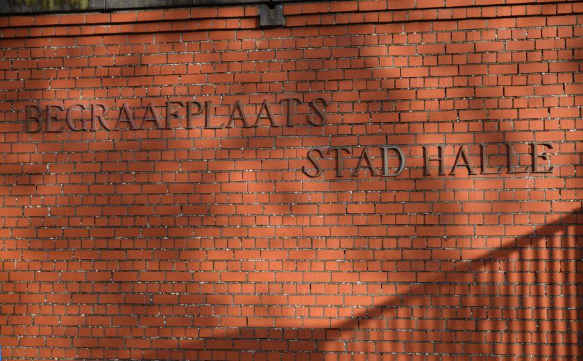 Ingang begraafplaats Halle