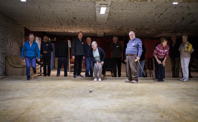 Senioren spelen petanque