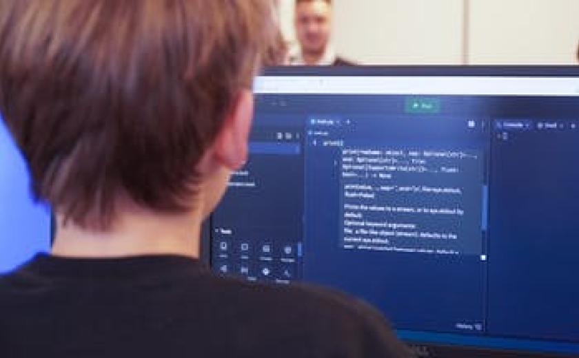 Programmeren in Python met CodeFever in jouw buurt - Pythons 3 (12-16 jaar) © VZW CodeFever