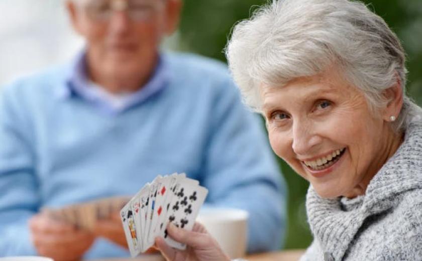 Cafespelen – 50+ © Canva