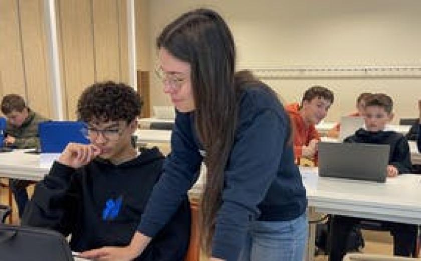 Programmeren in Python met CodeFever in jouw buurt - Pythons 1 (12-15 jaar) © VZW CodeFever