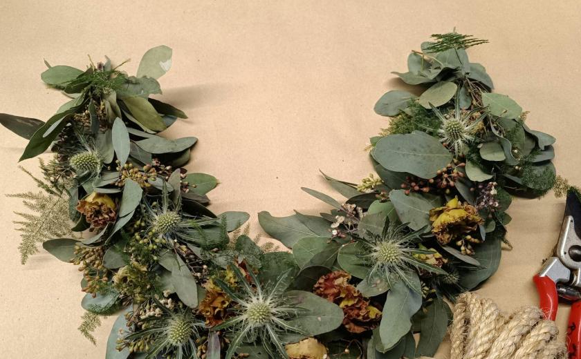 Guirlande maken - Ben Vanhoo © onbekend