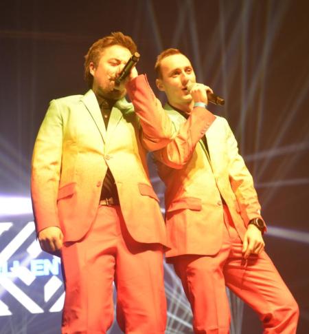 Halle Op Losse Schroeven